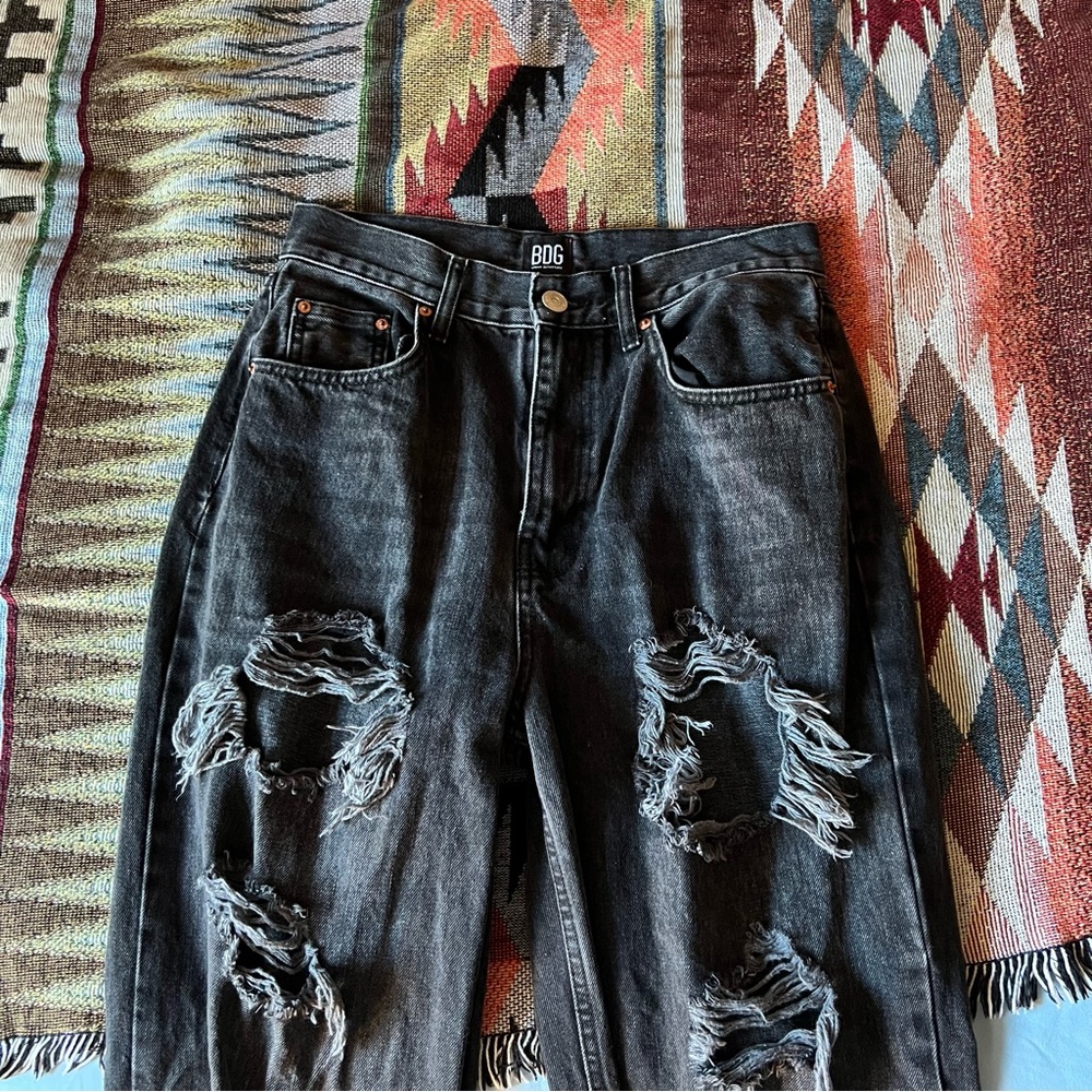 BDG HIGH RISE BAGGY RIPPED BLACK JEANS - Picture 2 of 5